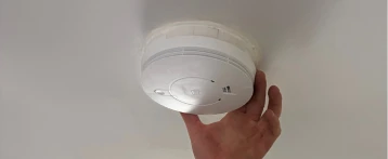 Smoke alarm installation and replacement
