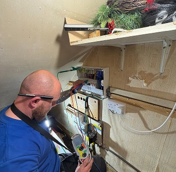 Professional PAT testing electrician in South Wales